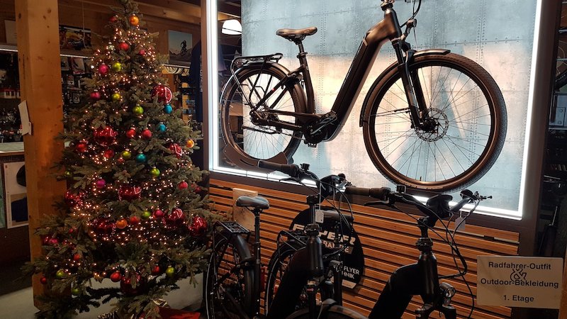 Wir wünschen allen eine schöne Adventszeit und frohe Weihnachten Image 1